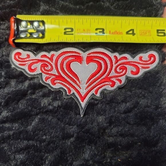 Gorgeous Vintage Tribal Heart Patch New Old Stock - Picture 3 of 3